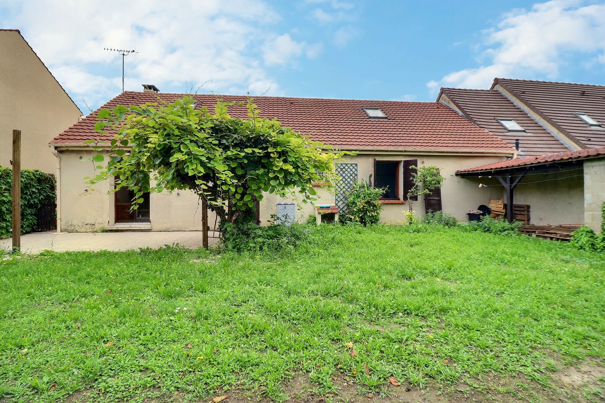 Vente MONTMAGNY Maison sur deux niveaux avec jardin à vendre